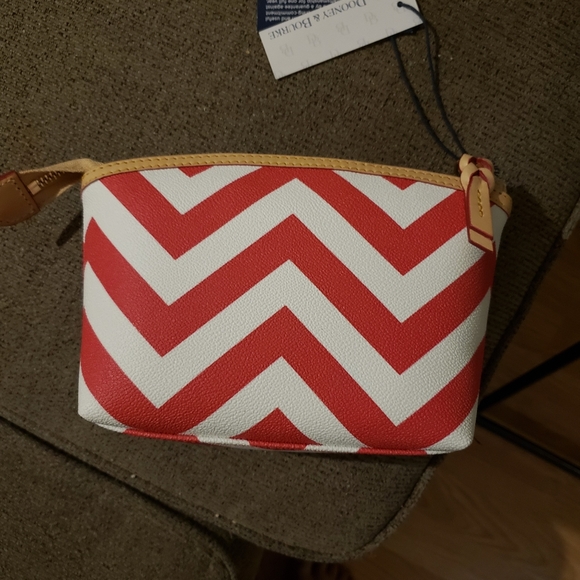 Dooney and Bourke cosmetic - Picture 6 of 9